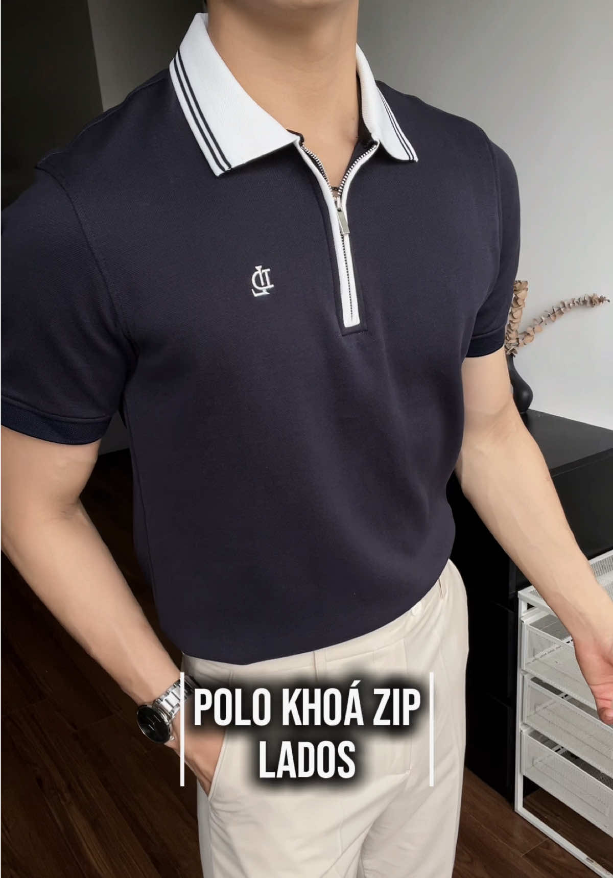 Một chiếc polo khoá zip siêu đẹp không có gì để chê, 10 bạn đầu tiên mua hàng sẽ được tặng ví da nha ae. #OOTD #fyp #outfitideas #phoidonam #review 