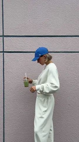 street style but make it cozy 🤭🎧☁️ literally obsessed with this Soft Lux set from @AdidasZA  @adidas ☁️✨  the most *chefs kiss* oversized sweat set🫰🏼🍒 #fashion #OOTD #comfyoutfits #adidasSportswear #SoftLux 