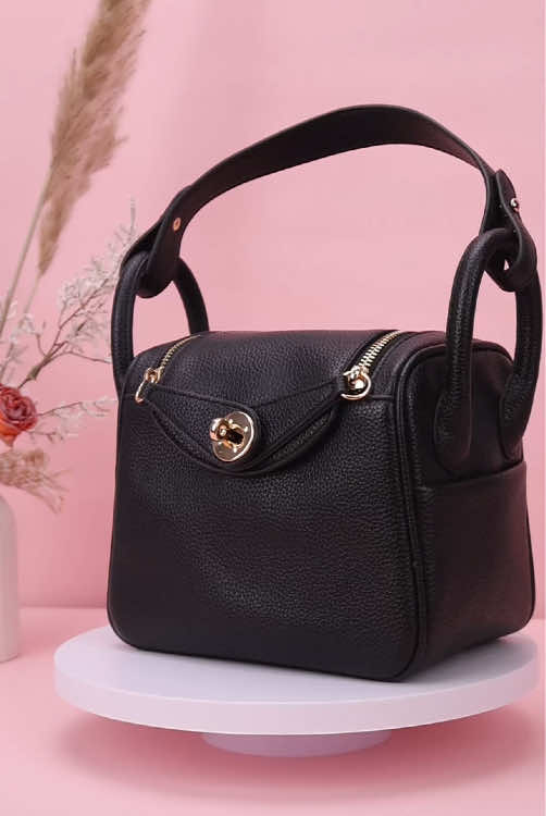 KOTAK KEREN! Tasmu Stylish & Muat Gila! 🤩🖤#tas #taswanita #difen #tasselempang #fyp 