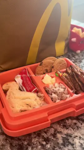 pack lil man lunch with me 🦕🍟 #boymom #lunchforkids #kidstiktok #Foodie #backtoschool 