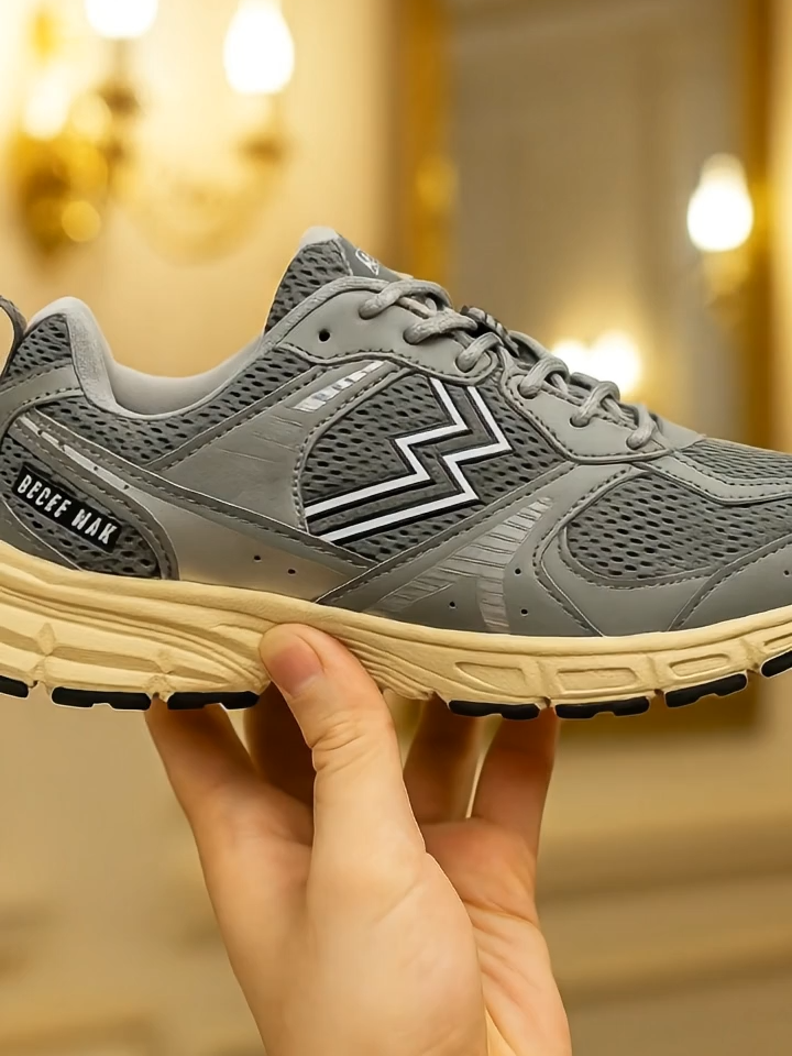 Geoff Max - Robin Racer Warm White