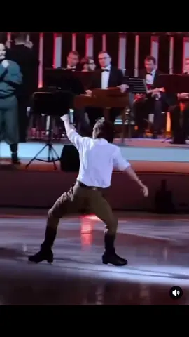 ព្រោះតែស្នេហាស្មោះធ្វើអោយមនុស្សឆ្កួតបាន🥹ដេកហូរទឹកភ្នែកទាំងយប់ពេលឃើញវីដេអូរនេះ😭តើលើលោកមានមនុស្សប្រុសដូចគាត់ប៉ុន្មាននាក់ទៅ🥲🙏🤍