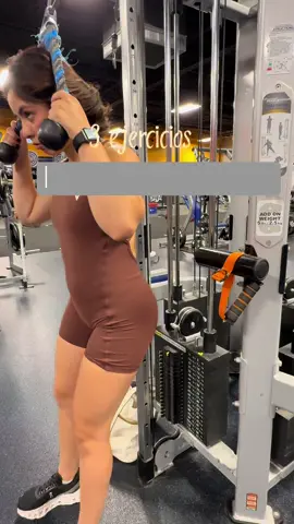 🔥 ¿Quieres un core fuerte y definido? 🔥 Te muestro 3 ejercicios con cable que activan tu abdomen, oblicuos y zona lumbar para que mejores tu fuerza y estabilidad en el gym. 💪 ✅ Perfecto para complementar tu rutina de pesas ✅ Te ayuda a mejorar tu postura y rendimiento ✅ Solo necesitas la máquina de cable #core #abdomen #abs #cable 