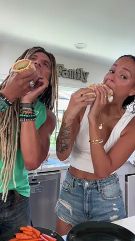 Between travel, work, and real life…a sit down dinner around the table doesn’t always happen 🥺 but @blueapron new Assemble & Bake meals? Total game changer. 💙 Everything’s pre-chopped and ready to go! I just assemble, bake, and dinner’s served. No stress, no mess, and my whole family’s obsessed. Use code KYRA20 to get 20% off + free shipping on your first order! #BlueApronPartner 