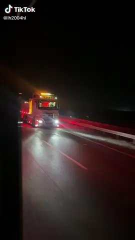 سواق تريلات عراق بازوايا خط سريع الدولي @حيدر حسن شاكر 