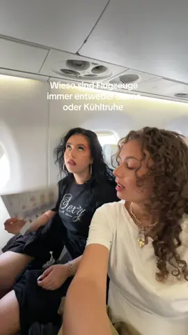 Da musste ich doch glatt die Hose hochkrempeln #chayalene #pov #urlaub #flight 