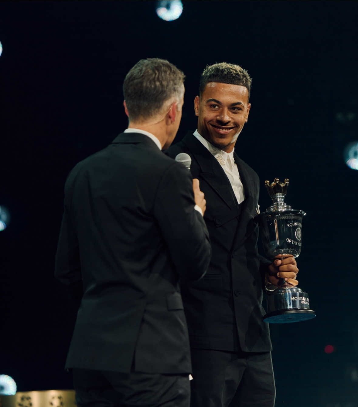 England regular Morgan Rogers collects this year’s PFA Young Player of the Year Award 🤝 #AVFC #Astonvilla #PremierLeague #football #PFAawards 