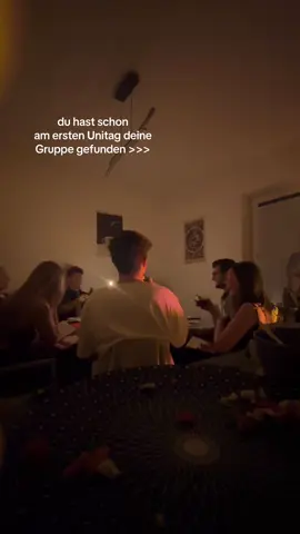 So schnell werden aus Fremden Freunde 🫶🏻 #regensburg #studieren #unifriends #studentenleben #fyp 