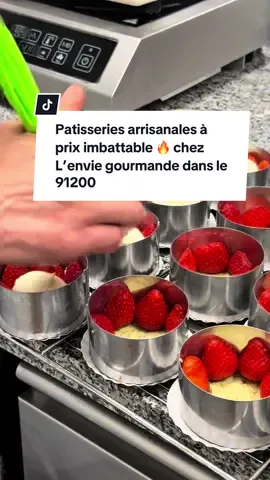 Des pâtisseries artisanales faites à la main, ou des trompes l’œil à un prix imbattable ? C’est chez l’envie gourmande que ça se passe 📍1 avenue marcel sambat, 91200 Athis-Mons  #france #paris #FoodLover 