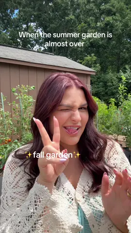 Fall gardens are better than summer gardens I said what I said  #gardentok #gardening #fallgardening #gardenlife #gardeninspiration 