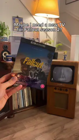 Time for an upgrade? 📺 Can’t wait for season 2! ☢️ #fallout #vinyl #records #lucymclean #falloutonprime #primevideo #ellapurnell @Fallout @Prime Video @Bethesda 
