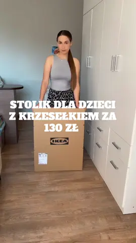Nowy stolik z krzesełkiem dla mojego malucha 🥹 a wasze dzieci mają już swoje kąciki do rysowania i zabawy? #macierzyństwo #mamaidziecko #niemowlak #stolikdladzieci #pokojdziecka 