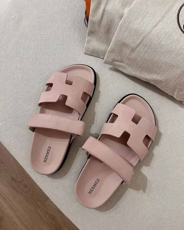 #creatorsearchinsights  Size 36-42 Price : GHC200 Comes with a box Disclaimer : !! Not affiliated to any brands posted!! Send me message on WhatsApp 0502426055 PLEASE follow  and Turn on post notification! 📍Medie-Accra  Please kindly note that we take payment before delivery #fyppppppppppppppppppppppp #goviral #trend #hermesunboxing 