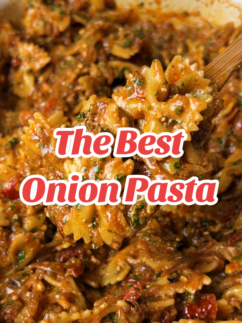 THE BEST ONION PASTA🧅😍 Have you spotted how much we love onions?🤭 This recipe is a must-try, believe us!🔥 Next time you host a dinner party, try and cook these caramelized onions pasta, we can promise you, everyone will love it😍 Ingredients : Onions Garlic Sun-dried tomatoes  Salt, pepper, paprika, dried parsley  Heavy cream Farfalle Fresh parsley  Basil Lemon juice The full recipe is in our Ultimate Pasta Cookbook, link in bio🥰 Bon appétit ! Jo and Bart❤️ #pasta #delicious #creamy #onions #FoodTok 