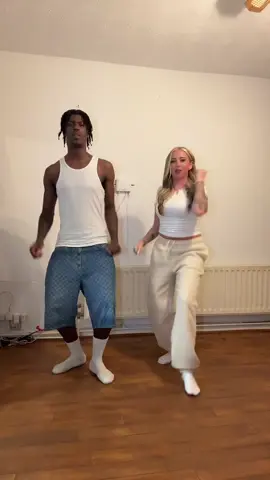 We made a new danceeee😂🩷 @Lv9_ 