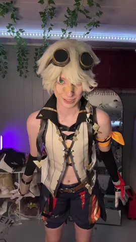#foryoupage #cosplay #genshin #GenshinImpact #bennett 