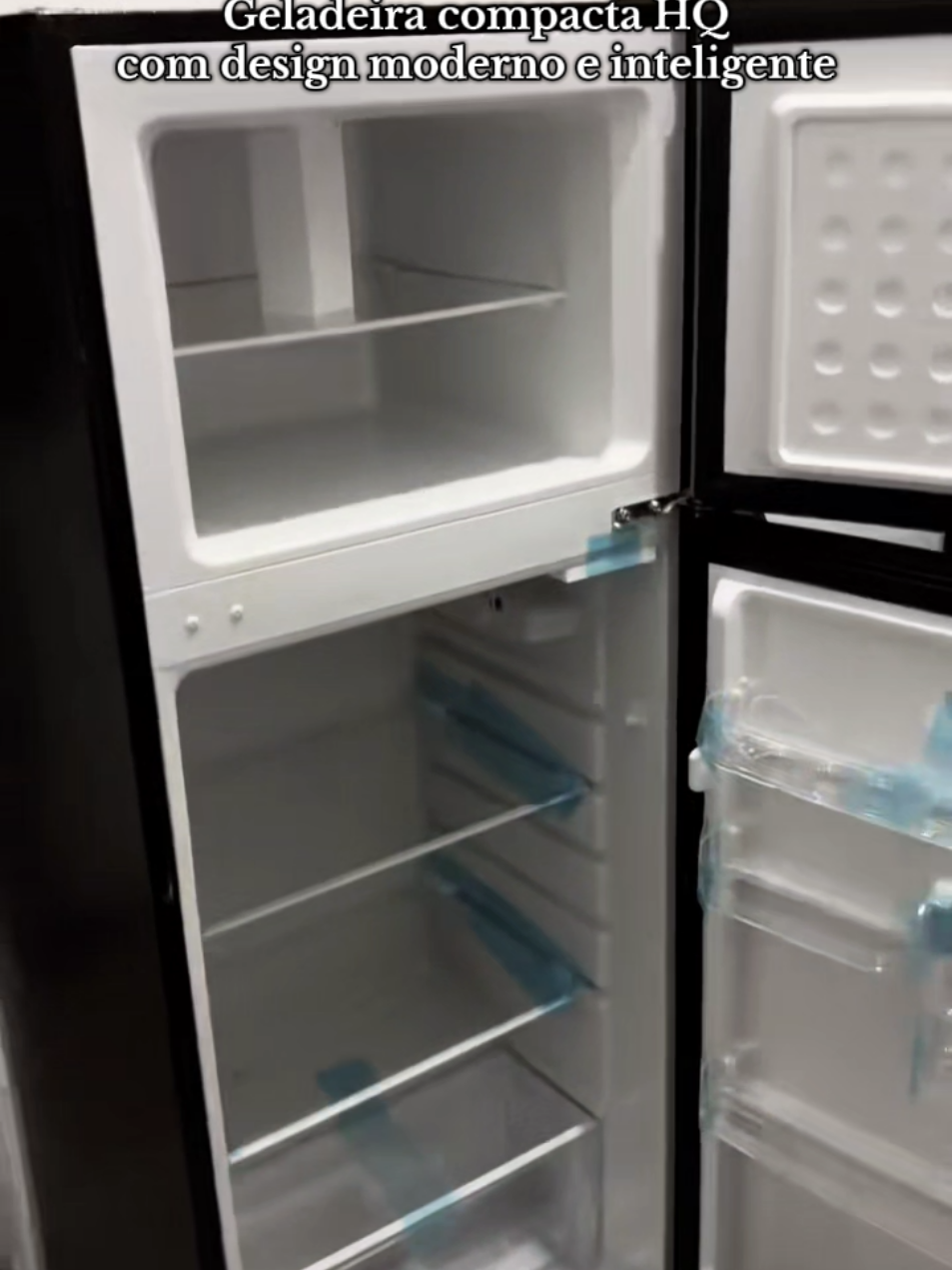 ✨ Geladeira compacta com espaço inteligente! Ideal para cozinhas pequenas ou área gourmet! Prática, econômica e perfeita para o dia a dia. Comente quero para receber o link ou confira nos comentários (copie e cole em alguma conversa para ficar clicável). #shopee #achadinhosshopee #casa #cozinha #geladeira geladeira pequena, compacta, cozinha planejada, economia de energia, eletrodoméstico essencial