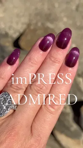 Officially fawning for all the berry tones this fall 🍂 and this mani couldn’t be more perfect. The finishes from the colorFX line are my ultimate favorite and this purple tone feels so magical 🔮 #pressonnails #cateyenails #mani #fallnails 