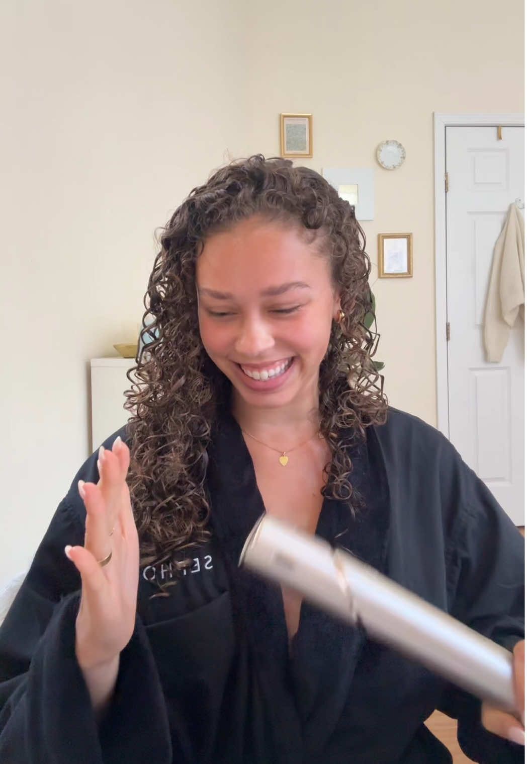 She works🤩 @Shark Beauty 