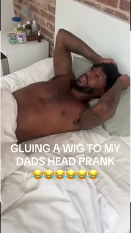 GLUING A WIG ON MY DADS HEAD PRANK … HE WAS NOT HAPPY LOOOOL 😂😂😂😂 #FYP #FORYOUPAGE #PRANKWARS #KIDPRANKSDAD #DADPRANK 