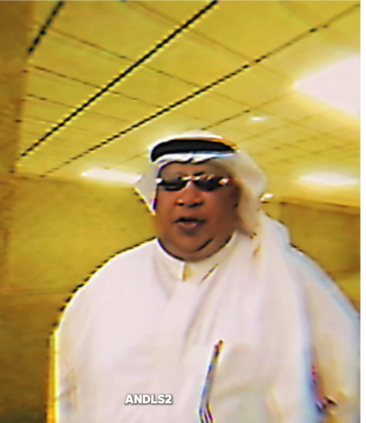 خفف سترتش ! #ملك_الاندلس #مطلق_ناصر #قلقست #كراميل #باك_رومز 