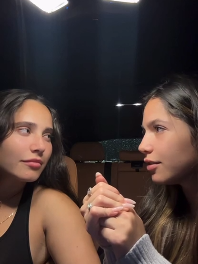 cuando alguien te ve así de bonito, ahí es💗#fyp #paratii #viral #wlw #lgbt🌈 @Yameh VP🐍🤍 @daliasuarez 