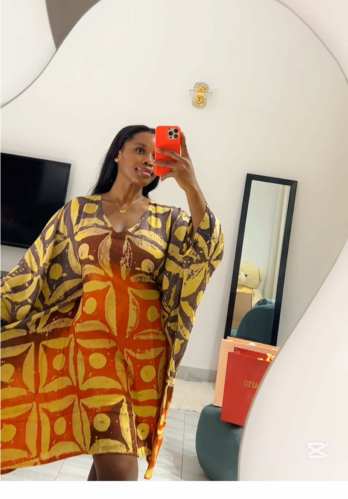 Très Joli et pratique 😍viens prendre ton mini bubu ANTA✨#boubou #adire #outfitinspo #OOTD #robe #cotonou229🇧🇯 #benintiktok🇧🇯 