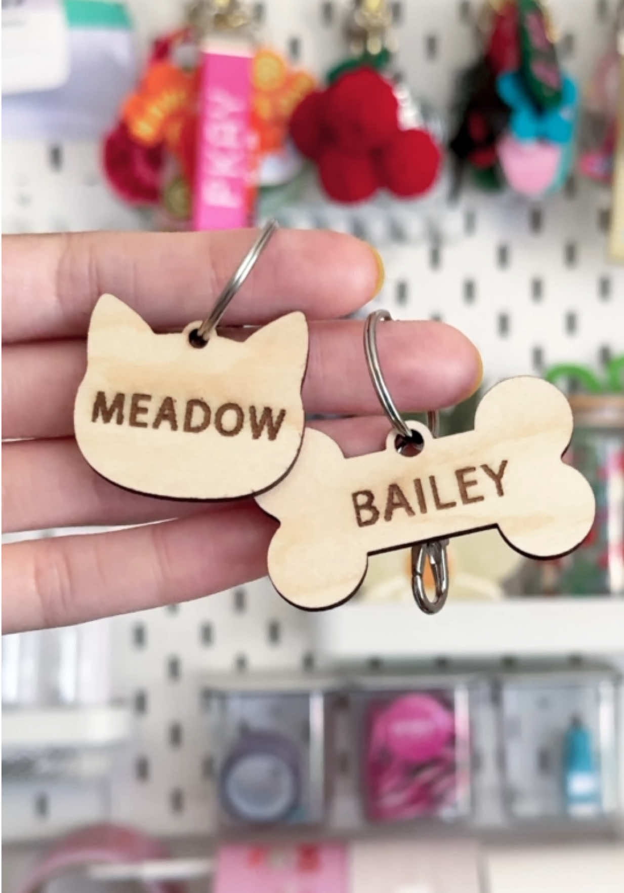 I used my @LOKLiK iEngrave All-in-One Kit to make these custom wooden pet tags that I’ll be gifting to my cousin who just became a fur dad! 🐾 The built-in tools kept the cuts neat and the process easy, which makes it a great option if you want professional results without piecing together extra accessories!! #loklik #loklikiengrave #laserengraving #lasercutting #lasercut 