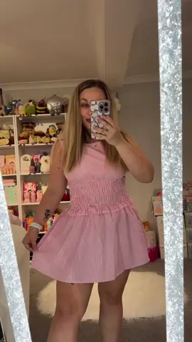 size 8 wearing a medium! could of got away with a small but it’s so lovely and comfortable 🩷🫶🏻🥰 #dress #dresses #summerdress #spotlight #tiktokmademebuyit 