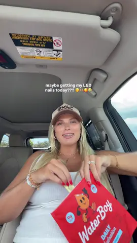 the CUTEST neutral nails to maybe meet baby v ???? @Waterboy #waterboypartner 