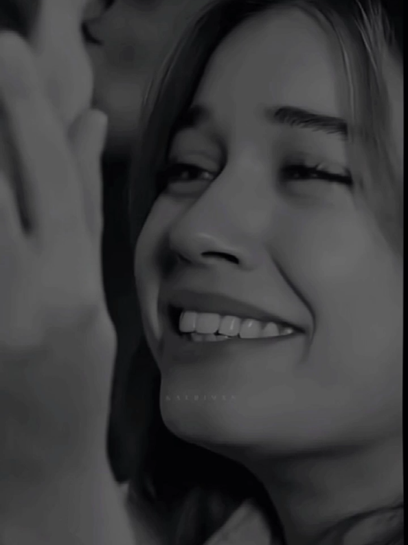 كم🤭#ستوريات_حب #رومنسية #اعادة_النشر🔃 #احمد_سونا #CapCut 