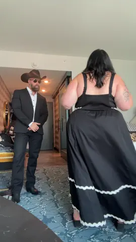 too much to hide behind a cowboy hat that’s for sure.  @ACM Awards HERE WE COME ||••  