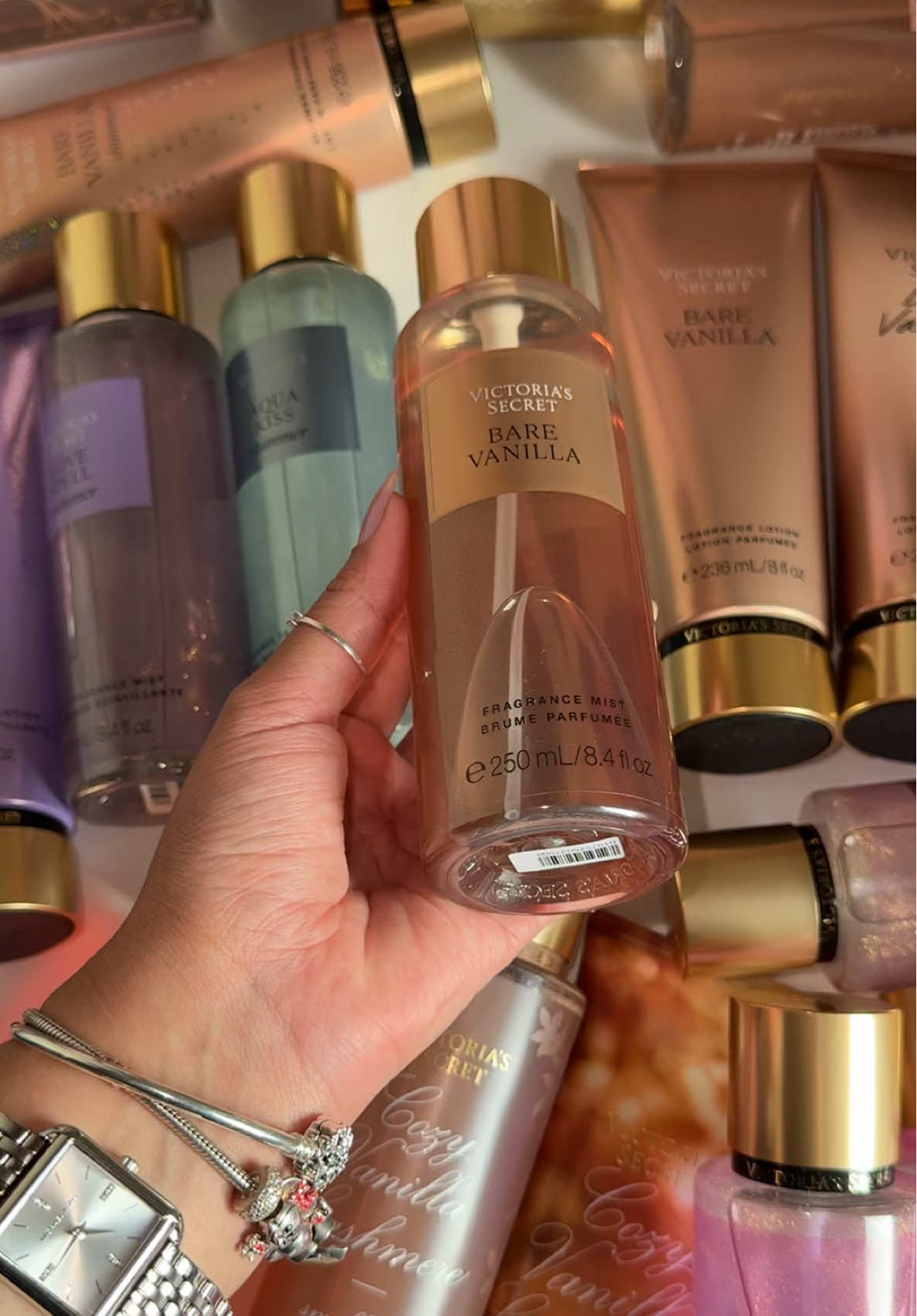 BARE VANILLA a baunilha mais vendida da Victoria’s Secret 🤎 Compras no site: www.biabeautystore.com.br  #biabeautystore #victoriassecret #bodysplash #mist #bestseller 