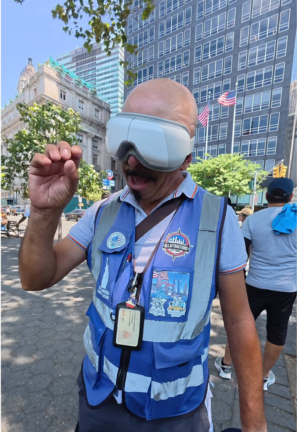 Easy-to-use eye massager, comfortable and relieves eye fatigue