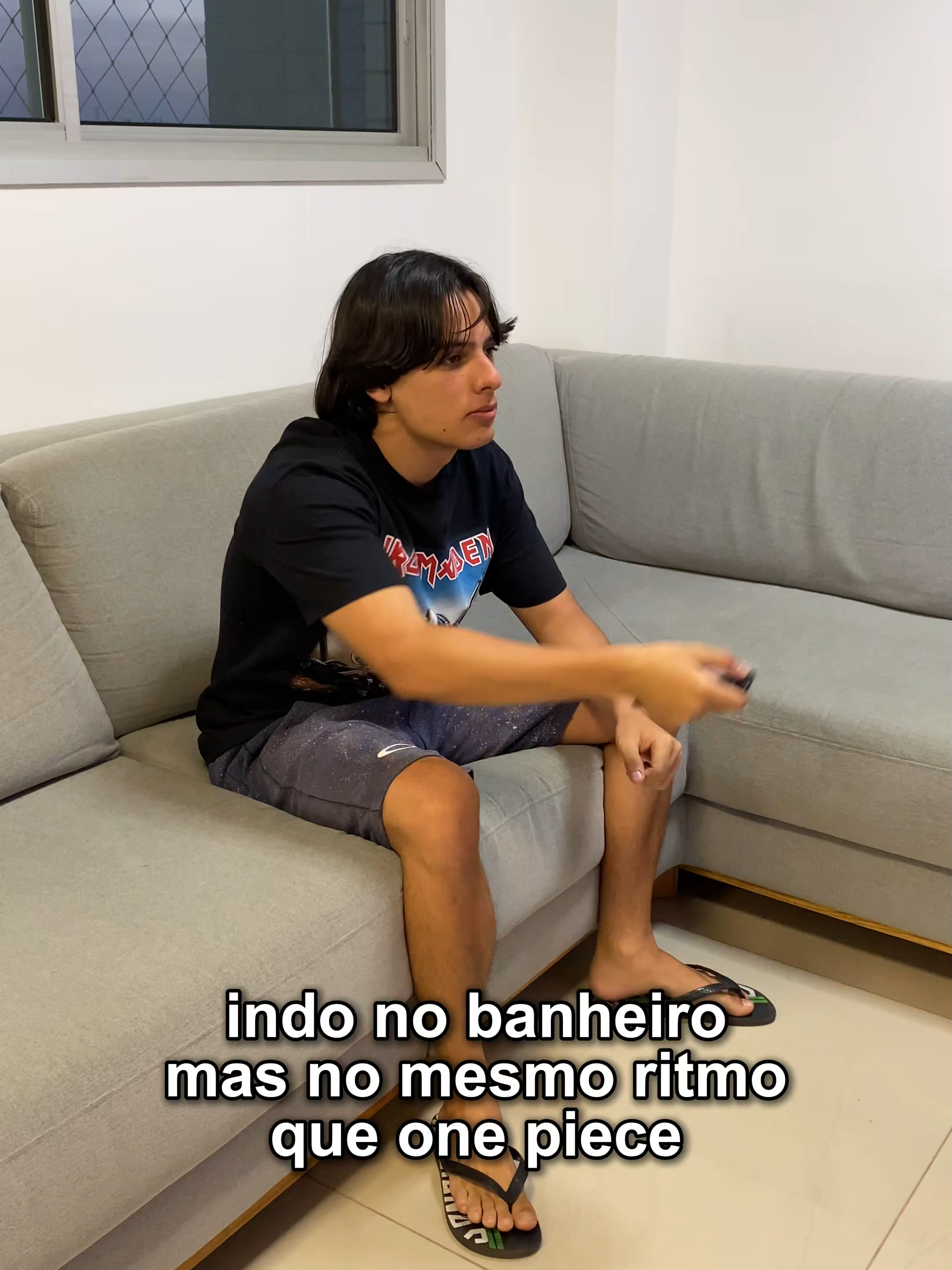 INDO NO BANHEIRO MAS NO MESMO RITMO QUE ONE PIECE