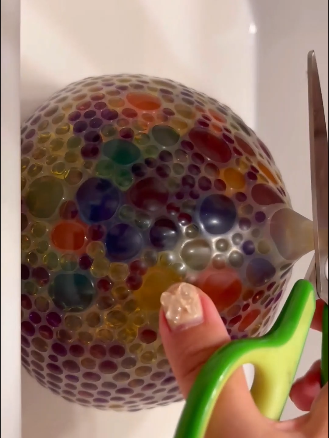 #cutting #balloon #ball #asmr #asmrsounds #satisfying #balls