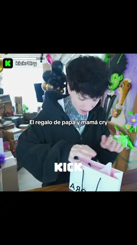 bien lindoss #fypシ゚ #foryoupage #xcry #cry #cumpleaños #crycum26 #viraltiktok #xyzabc #kick #streaming #regalos 