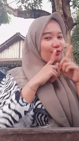 tak kon meneng sek arep nggosipp😃😃😃