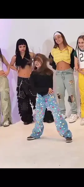 renata bailando en ayman  le toco bailar sola y la rompió #fan #renataantunez #soyrenataok #bailar #tiktokponemeenparati 