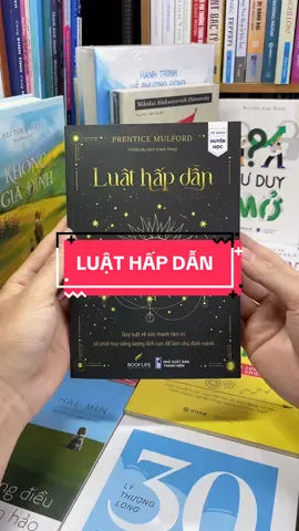 Luật Hấp Dẫn – Bí Mật Thu Hút Thành Công, Tiền Bạc Và Tình Yêu! Bạn có bao giờ tự hỏi: vì sao có người liên tục gặp may mắn, tiền bạc và cơ hội cứ tìm đến, trong khi người khác thì mãi loay hoay trong bế tắc?  Câu trả lời nằm ngay trong “Luật Hấp Dẫn” – cuốn sách chỉ cho bạn cách biến suy nghĩ và niềm tin thành hiện thực cuộc sống. Không phải phép màu, mà là khoa học về tư duy và năng lượng, Luật Hấp Dẫn dạy bạn cách tập trung vào điều mình muốn để tự kéo những cơ hội, con người và sự kiện tích cực đến với cuộc đời mình. Nếu bạn muốn thoát khỏi sự trì trệ, muốn thu hút tiền bạc, hạnh phúc và các mối quan hệ tốt đẹp, thì đây là cuốn sách bạn nhất định phải sở hữu!#tiemsachbinhyen #sach #sachhay #BookTok #luathapdan 