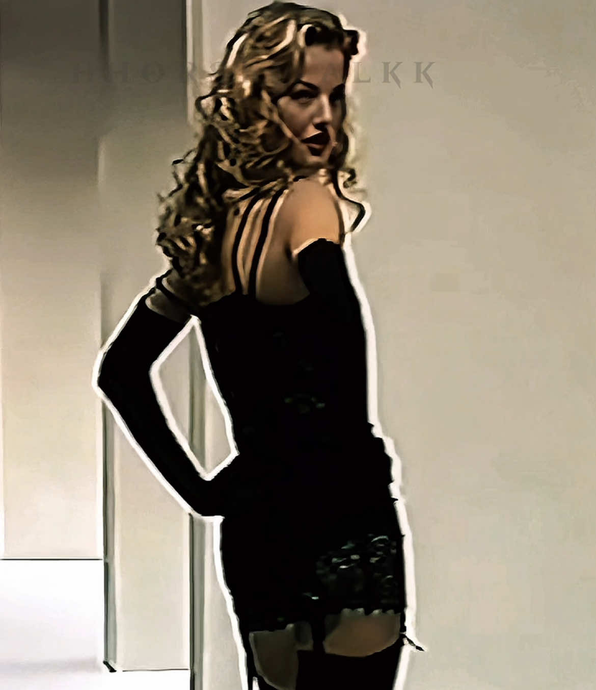 . . . #karenmulder #dolcegabbana #SuperModel #fashion #fyp 