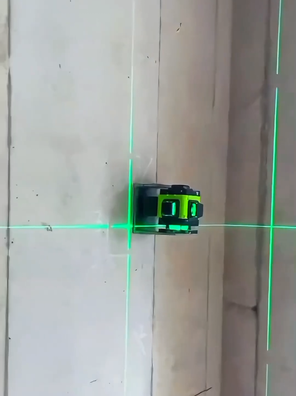 🔥 Chega de erros e medições tortas! O Nível a Laser 8 Linhas 3D Verde é perfeito para quem quer resultados precisos e profissionais, sem complicação. Recarregável, portátil e com auto nivelamento, ele transforma seu trabalho em segundos! ⚡ Garanta o seu agora e tenha precisão absoluta! 👷‍♂️✨ #NivelLaser #FerramentasProfissionais #ObrasComPrecisao #Recarregavel #FacilDeUsar”