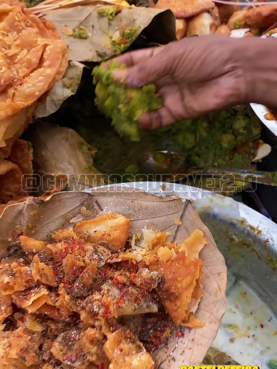 Pastel de feira indiano #comidaderuaindiana #indianfood #comidaderua #calvaodecria #foodtruck #streetfood #Foodie