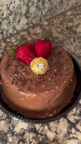 Produção bolo de cenoura 🥕 🍫 #Vlog #confeitaria #doces #ifood #delivery 