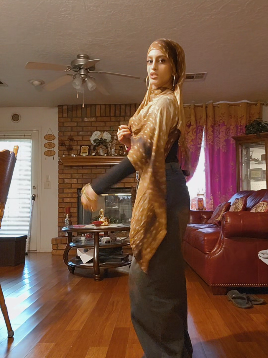 Chiffon girly thru n thru 😩 Vela Modals I think are my least favorite, but man their prints are cute...🙄 #hijabi #muslim #hijabitiktok #modalhijab #vela 