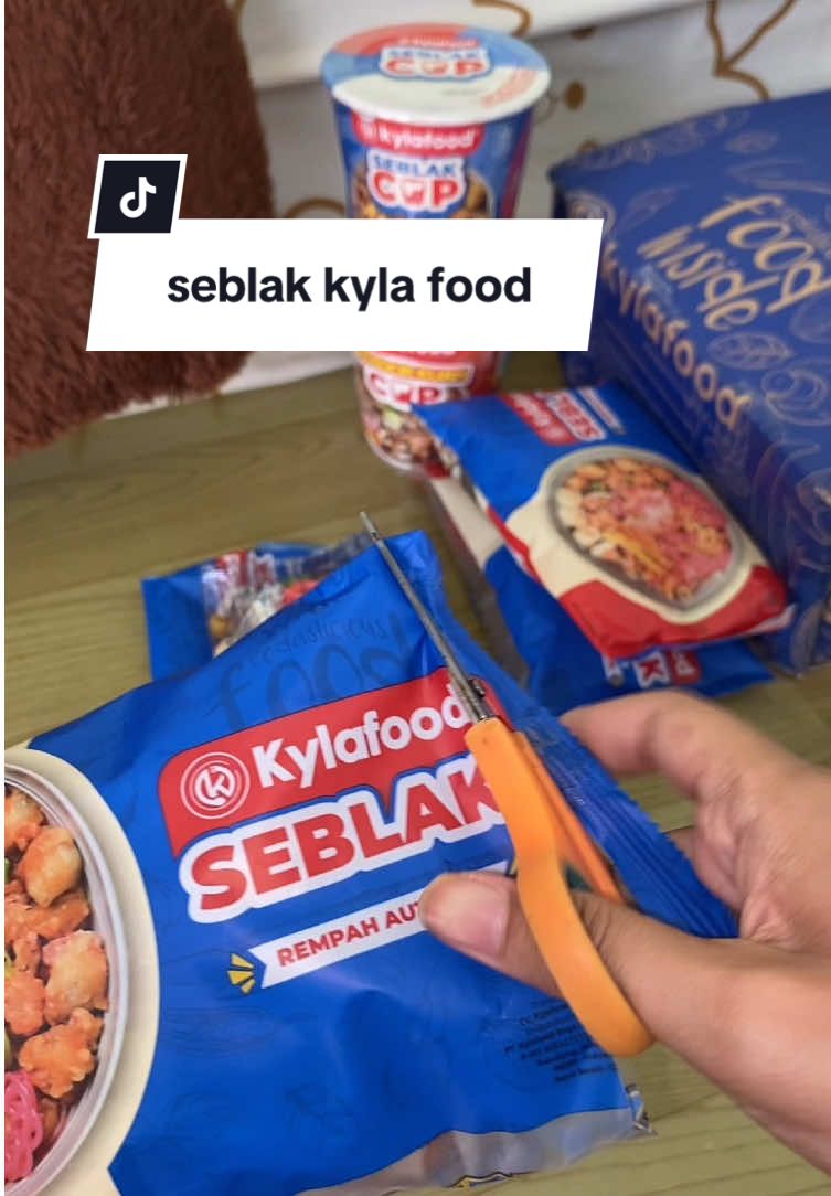 tim seblak nyemek, semakin lekoh semakin enakk ga sii 🤤 #seblakkylafood #kylafood #seblakinstan #seblaknyemek #seblakautentik 