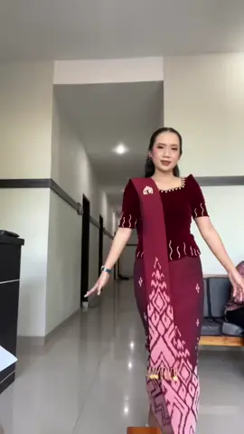 graduation attire 😍 #foryou #fyppppppppppppppppppppppp #viraltiktok #fyp 