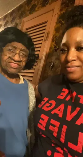 They Stole her phone. 😭 #GracieMae 