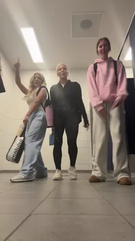 Bathroom party part ♾️♾️♾️♾️♾️ @Lanie grace 💗 @cateburd @Avery @aber @Bella #bsfs #foryoupage #fypシ 