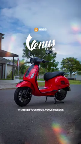 GODA Venus GD 270 adalah motor listrik retro touring yang dirancang untuk kamu yang ingin tampil dengan gaya klasik namun tetap mengutamakan teknologi modern. Venus hadir dengan sentuhan elegan dan warna solid yang membuat setiap perjalanan terasa lebih berkesan. Dengan kecepatan maksimal 80 km/jam dan jarak tempuh hingga 50 km, Venus siap menemani aktivitas harian maupun perjalanan santai. Dilengkapi berbagai fitur canggih seperti IOT Start, Auto-P, ARS, 3-Speed Power, Boost Mode, Hill Assist Control pengalaman berkendara menjadi lebih aman, nyaman, dan menyenangkan. Semua ini bisa kamu dapatkan dengan harga mulai dari 14 jutaan! Whatever your mood, Venus follows✨ #GODASaferSmartEV #No1inIndonesia #LeadinginTheWorld